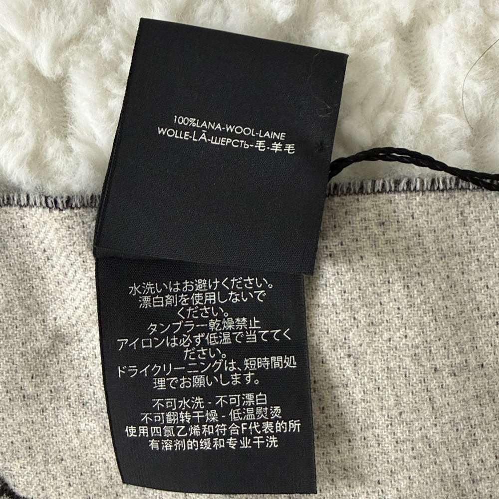 Gucci 100% Wool Running Snake Scarf-452388-Authentic-NWT - Picture 8 of 10